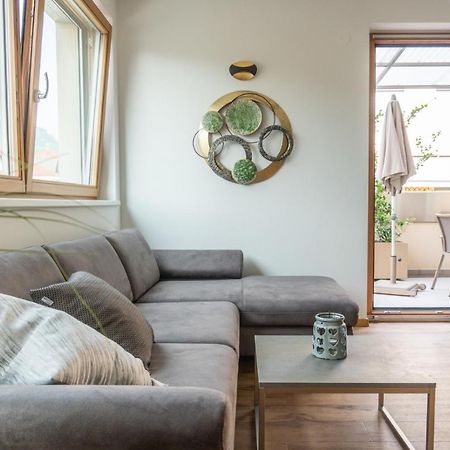 Ferienwohnung Mit Garage, Fahrradraum Und Sehr Grosser Sonnenverwoehnten Terrasse Lagundo Exterior foto