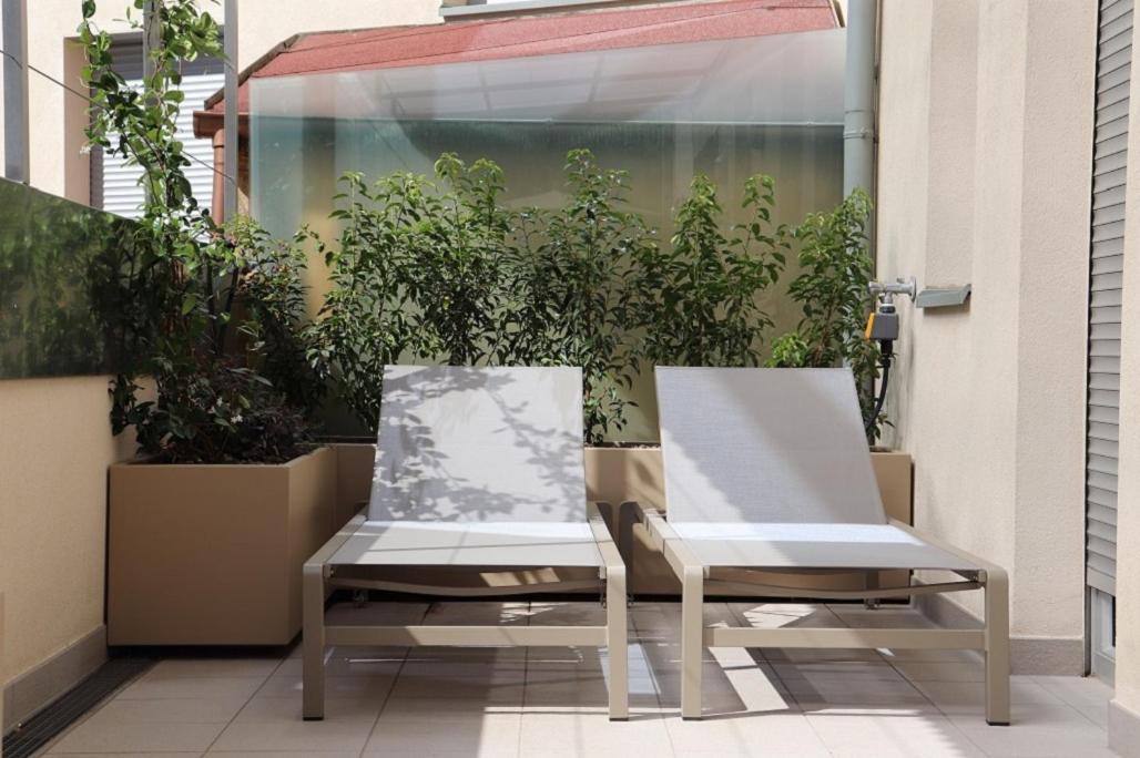 Ferienwohnung Mit Garage, Fahrradraum Und Sehr Grosser Sonnenverwoehnten Terrasse Lagundo Exterior foto