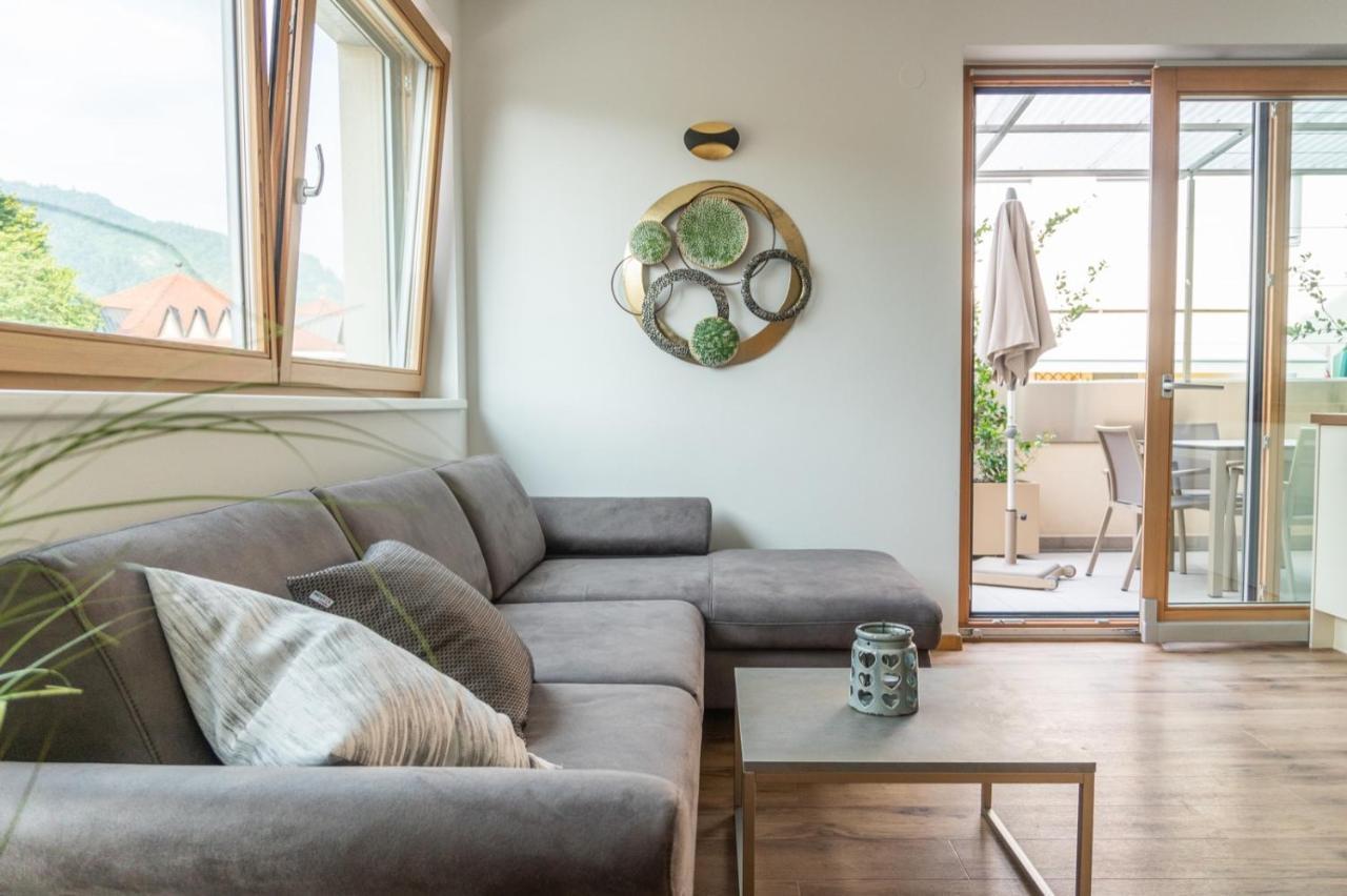 Ferienwohnung Mit Garage, Fahrradraum Und Sehr Grosser Sonnenverwoehnten Terrasse Lagundo Exterior foto