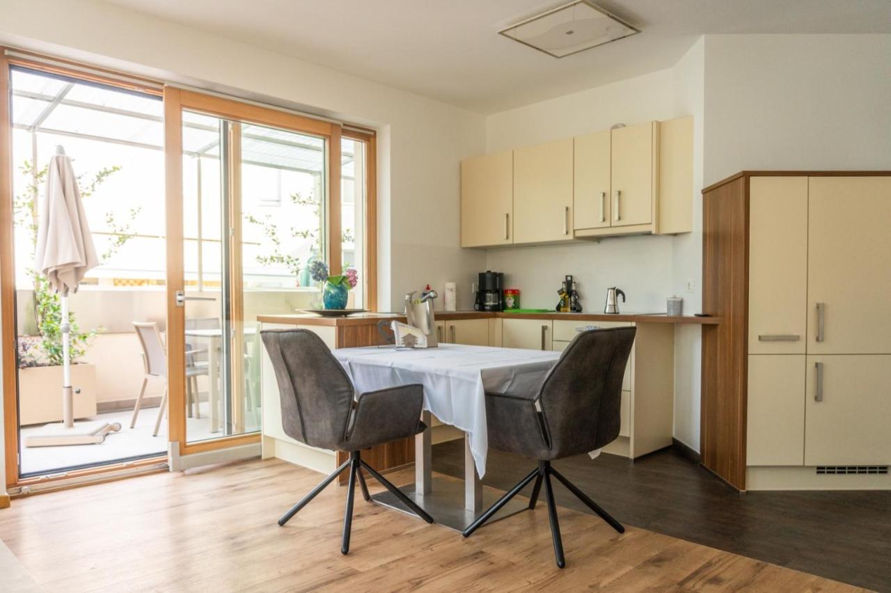 Ferienwohnung Mit Garage, Fahrradraum Und Sehr Grosser Sonnenverwoehnten Terrasse Lagundo Exterior foto